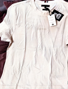 Tommy Hilfiger (3 foto / 3)