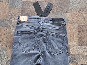 UUED SuperDry super skinny teksad, suurus: W26/L32 (4 foto / 5)