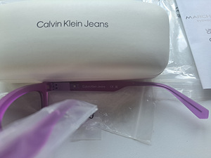 НОВЫЕ солнцезащитные очки Calvin Klein (6 фото из 10)
