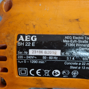 Elektripuur-perforaator AEG (2 foto / 2)