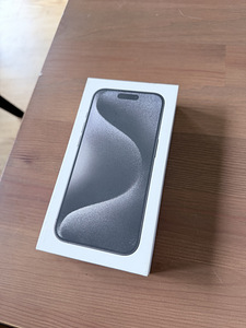 iPhone 15 Pro 128GB (7 foto / 7)