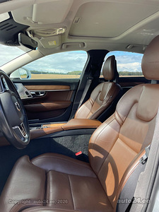 Volvo S90 AWD Inscription 2.0 173kW (7 фото из 10)
