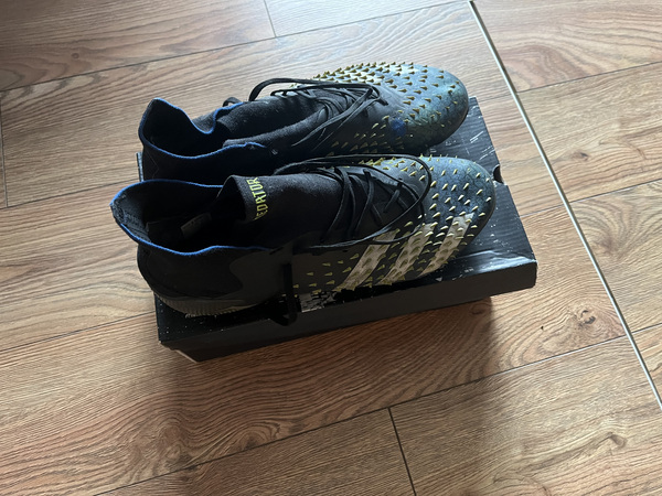 Оригинальные бутсы Adidas