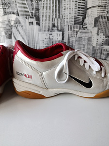 OG Nike Total 90 III IC 2004 "Metallic Silver/Varsity Red" — (5 фото из 8)