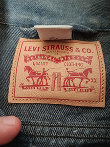 Джинсовая куртка Levi's Ex-Boyfriend Trucker Black Stonewash XS (2 фото из 8)