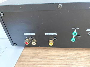Luxman D-357 hi-fi CD-плеер (7 фото из 8)