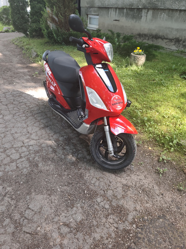 Скутер Piaggio Fly 50
