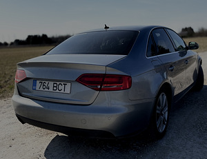 Audi A4 (5 foto / 5)