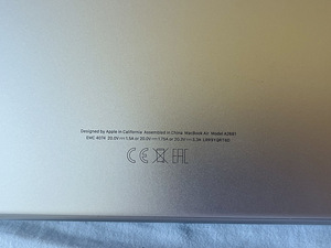 MacBook Air M2 2022, kuldne (6 foto / 10)