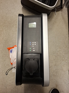 Зарядное устройство для электромобилей ABL eMH3 dual 22 кВт 2x разъём Type 2 (2 фото из 3)