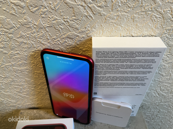 Apple iPhone XR 64 ГБ, красный (фото #5)