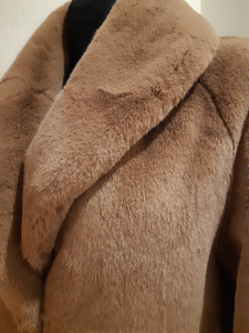 Kasukas, Donna Karan. Suurus L (1 foto / 4)