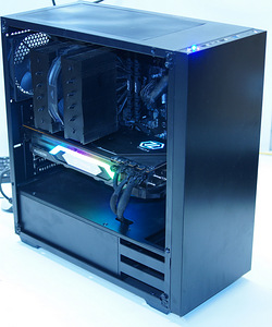 AMD 5800x / 6800xt Gamer (1 foto / 3)