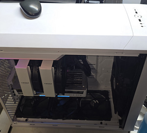 Arvuti Ryzen 7 9800X3D + RTX 5070TI (4 foto / 5)