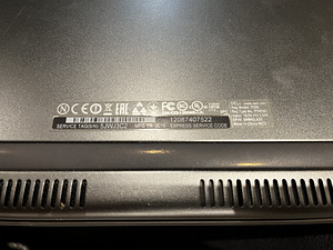 Dell Inspiron 17, NVIDIA 940MX/i7 (5 foto / 5)