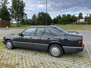 Mercedes Benz 300d W124 (4 foto / 7)
