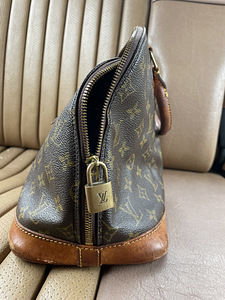 Сумочка Louis Vuitton, оригинал. (2 фото из 10)