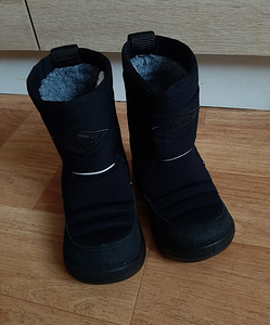 KUOMA mustad saapad 23 nagu uued (1 foto / 3)