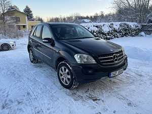 Mercedes Benz ML350 (1 foto / 12)