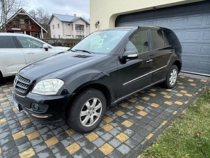 Mercedes Benz ML350 (9 foto / 12)