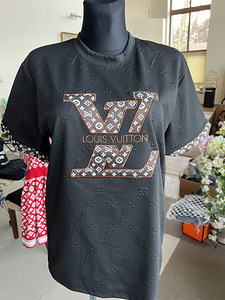Lv T-shirt (5 foto / 9)