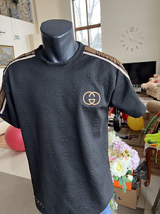 Lv T-shirt (9 foto / 9)