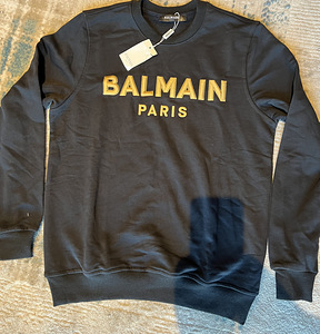 Balmain (2 фото из 4)