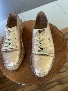 Guess (3 foto / 3)