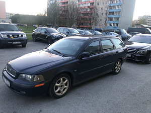 Volvo v40 1.9d 85kw (6 foto / 6)