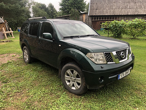 Nissan pathfinder 2,5 128kw (1 foto / 5)