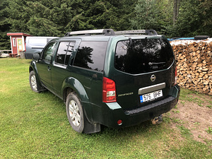 Nissan pathfinder 2,5 128kw (3 foto / 5)