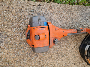 Husqvarna 555FX (2 foto / 3)