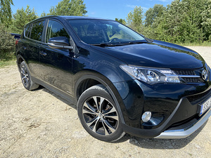 Toyota RAV4 (6 foto / 7)