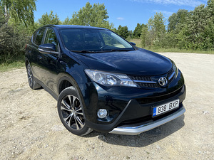 Toyota RAV4 (7 foto / 7)