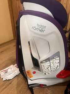 Britax Römer Advansafix III (4 foto / 8)