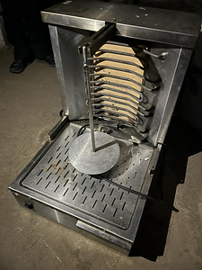 Elektriline kebabigrill / Gyros-masin (Roostevaba teras) (3 foto / 3)