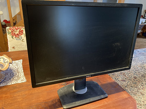 24" Dell™ UltraSharp U2412M Monitor 1920 x 1200 - 3tk (1 foto / 5)