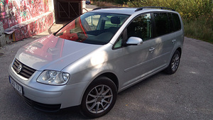 Volkswagen Touran 1.9 77kW (1 foto / 14)
