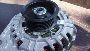 AUDI Generaator 14V- 140A ... UUS ! (2 foto / 8)
