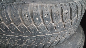 185/70R14 и 175/70R14 зимние шины + диски (5 фото из 8)
