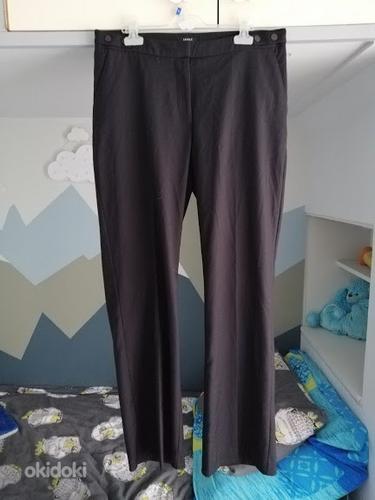 Черные брюки прямого кроя lindex. Размер 42 (фото #1)