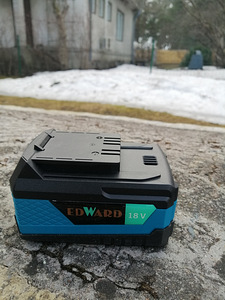 Аккумулятор Edward 18В/4Ач (2шт.) с ЗУ (4 фото из 6)