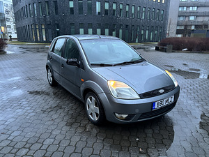 Ford Fiesta (4 foto / 14)