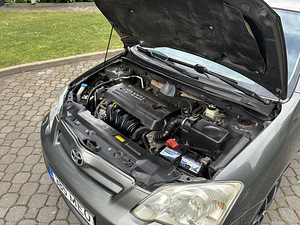Toyota Corolla (14 фото из 15)