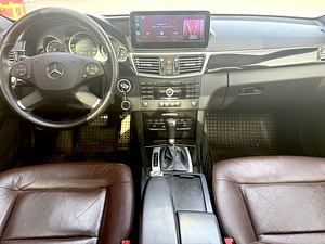 Mercedes Benz E 220 (7 foto / 15)