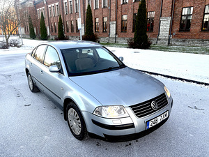 Volkswagen Passat 1.9 Автомат (1 фото из 15)