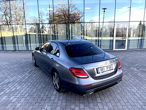 Mercedes-Benz E220 (2 foto / 15)