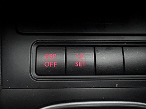 Volkswagen Golf (13 foto / 15)