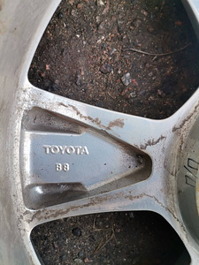 Продам оригинальные диски r18 на Toyota (4 фото из 4)