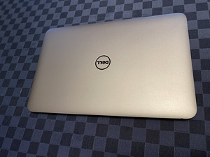 DELL XPS 13 / i5 / 1.60 GHz / 4 GB RAM / 256 GB SSD (4 foto / 8)
